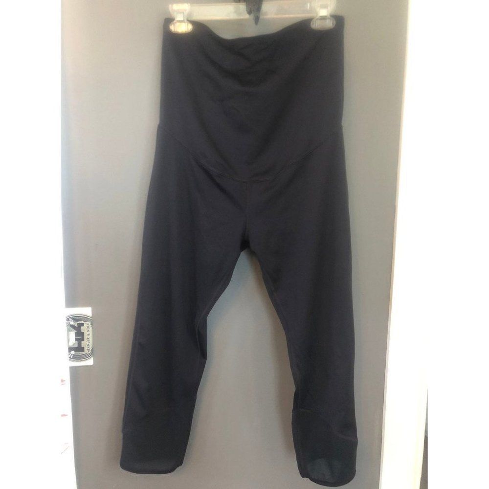 Aglow maternity size medium leggings capri black with mesh detail